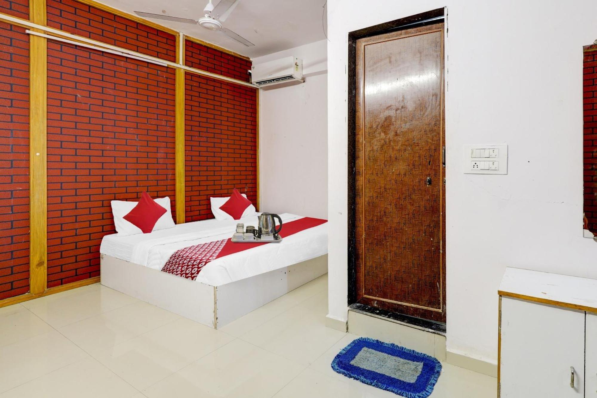 סוראט Hotel O Cozy Rooms מראה חיצוני תמונה