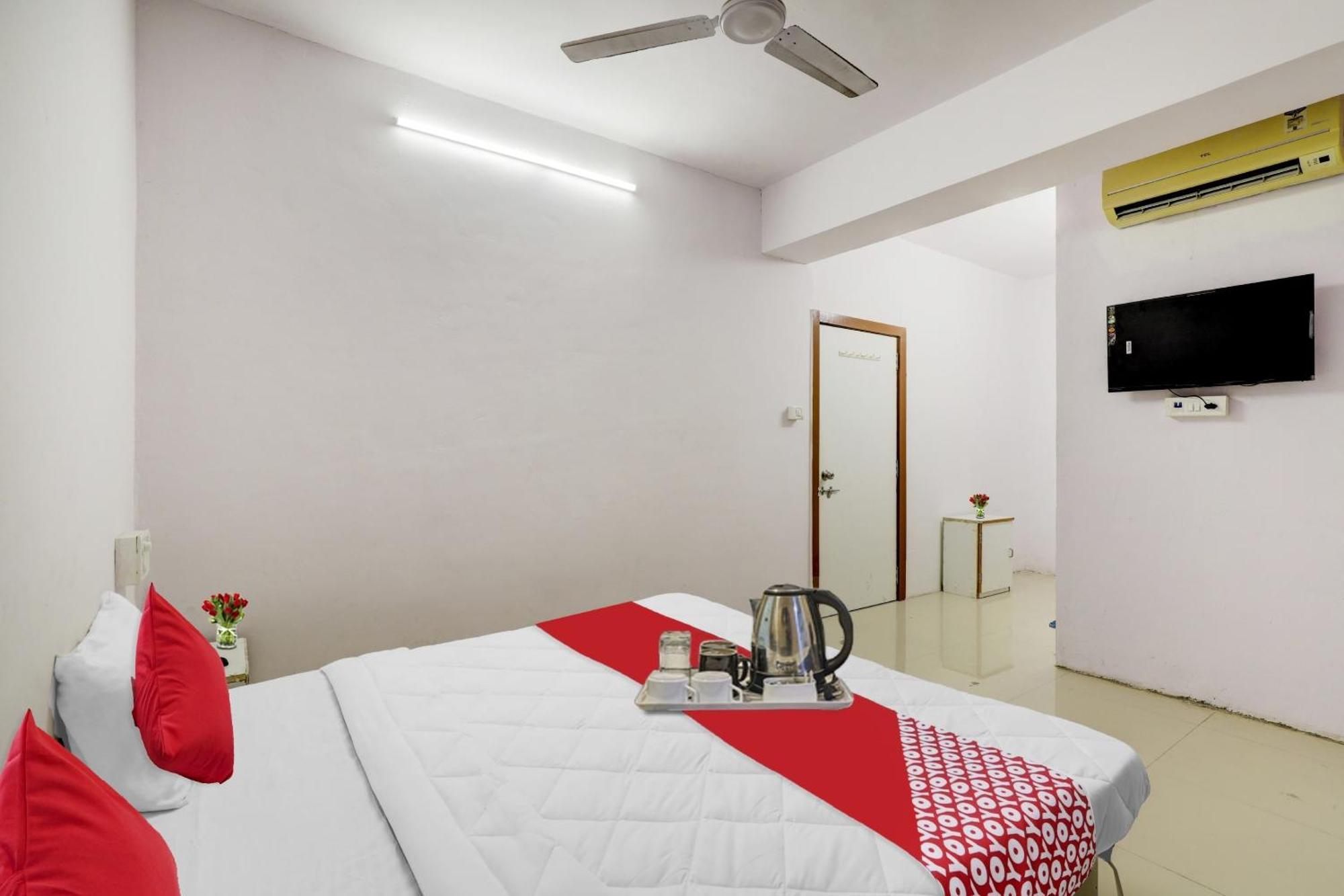 סוראט Hotel O Cozy Rooms מראה חיצוני תמונה