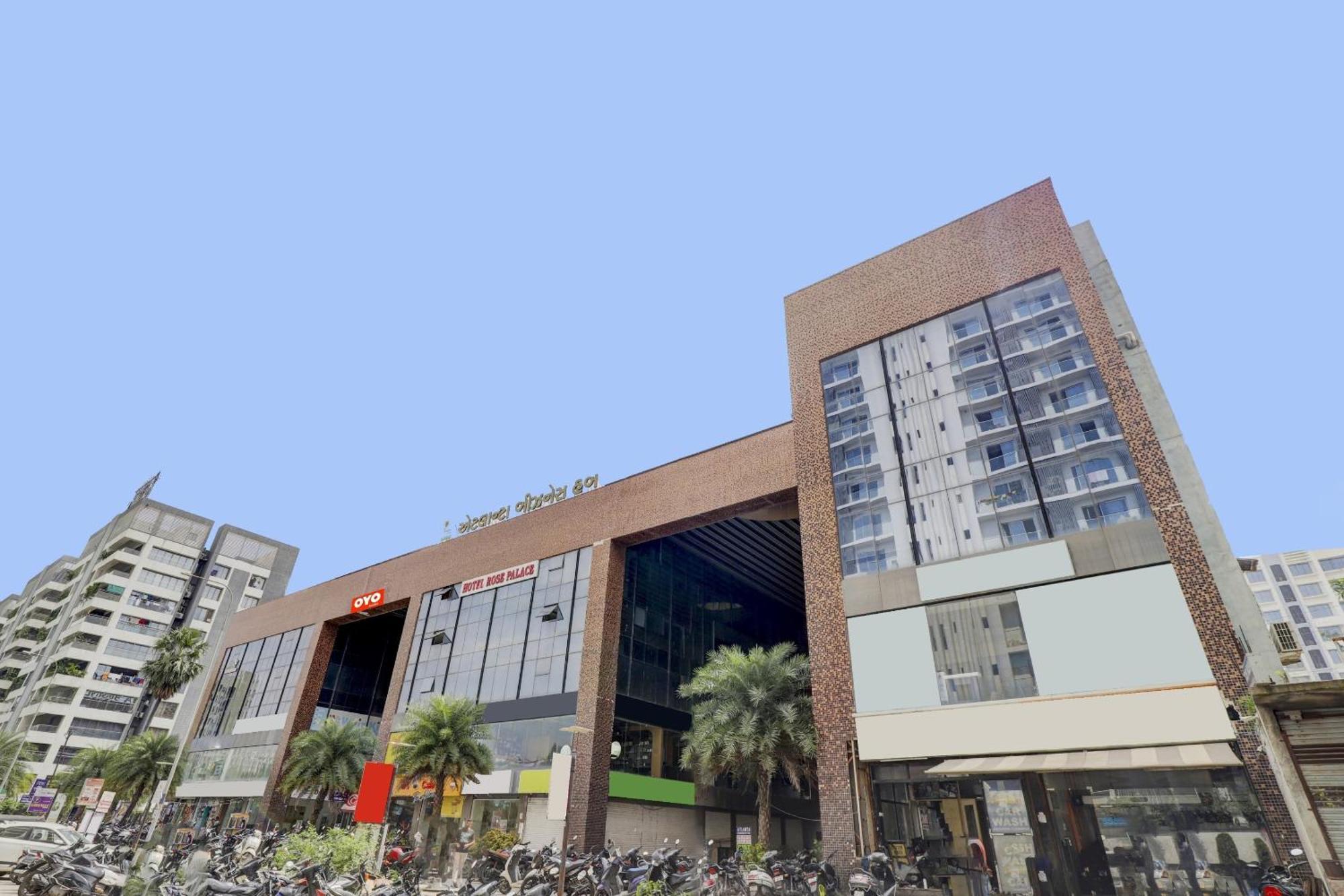 סוראט Hotel O Cozy Rooms מראה חיצוני תמונה